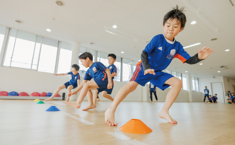 運動に励む子供たち