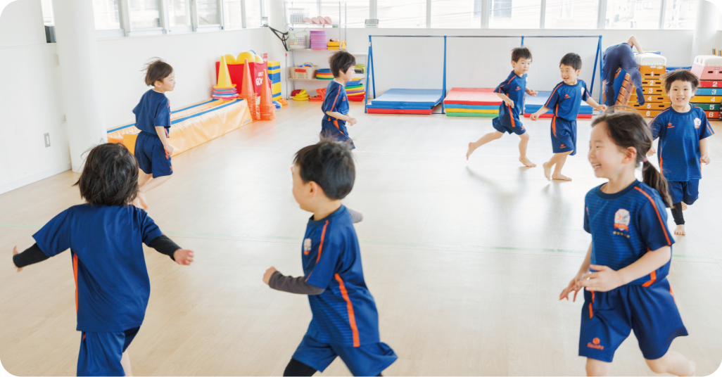 走り回る生徒たち